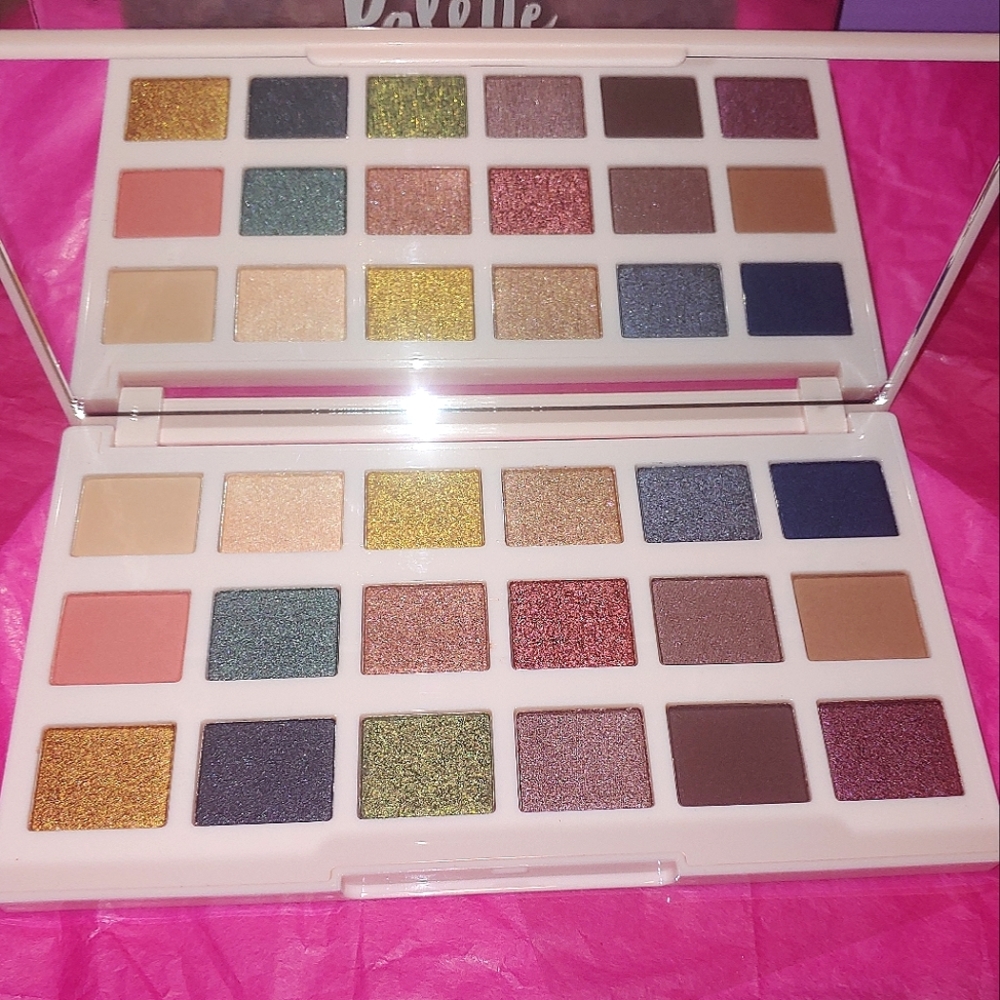 NEW ENGLAND The Editor Eyeshadow Palette Ciate London